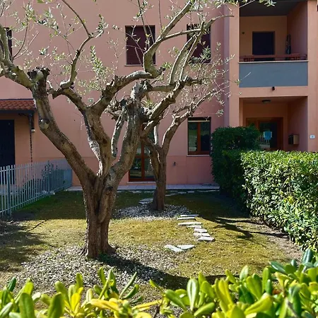S044 - Sirolo, Delizioso Trilocale Con Giardino Apartmán
