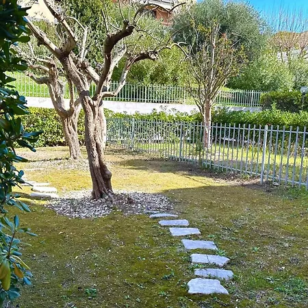 S044 - Sirolo, Delizioso Trilocale Con Giardino