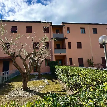 S044 - Sirolo, Delizioso Trilocale Con Giardino アパート